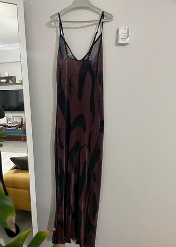 Bordo V Yakalı Pilili Uzun Elbise - Görsel 4