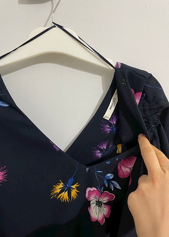 Çiçek Desenli V Yaka Mini Elbise - Görsel 2