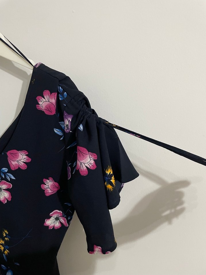 Çiçek Desenli V Yaka Mini Elbise - Görsel 3