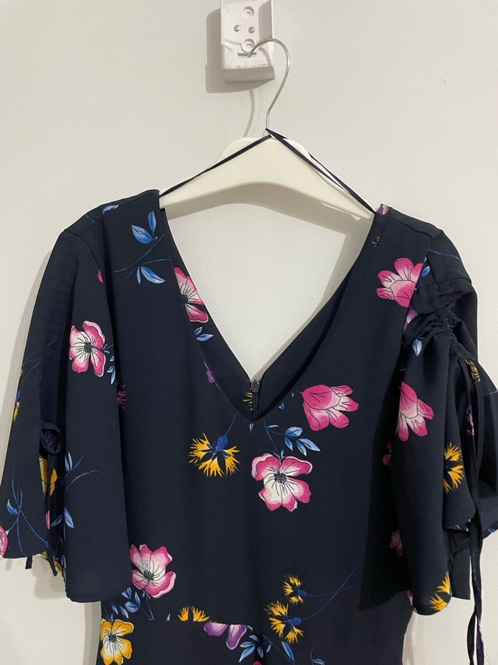 Çiçek Desenli V Yaka Mini Elbise - Görsel 5