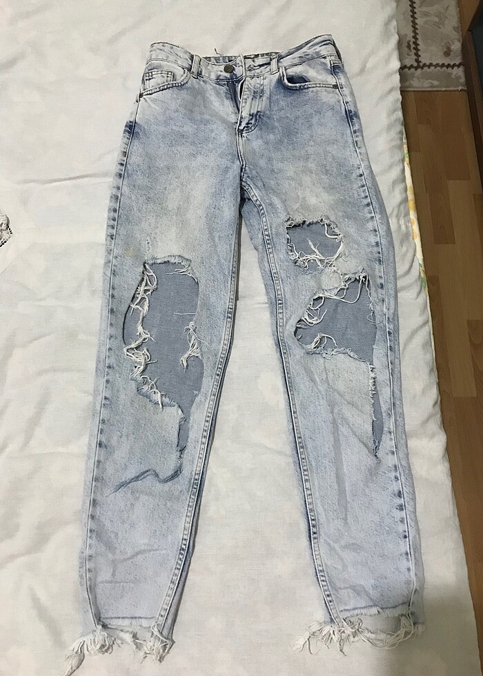 Yırtık Jean Pantolon - Görsel 2