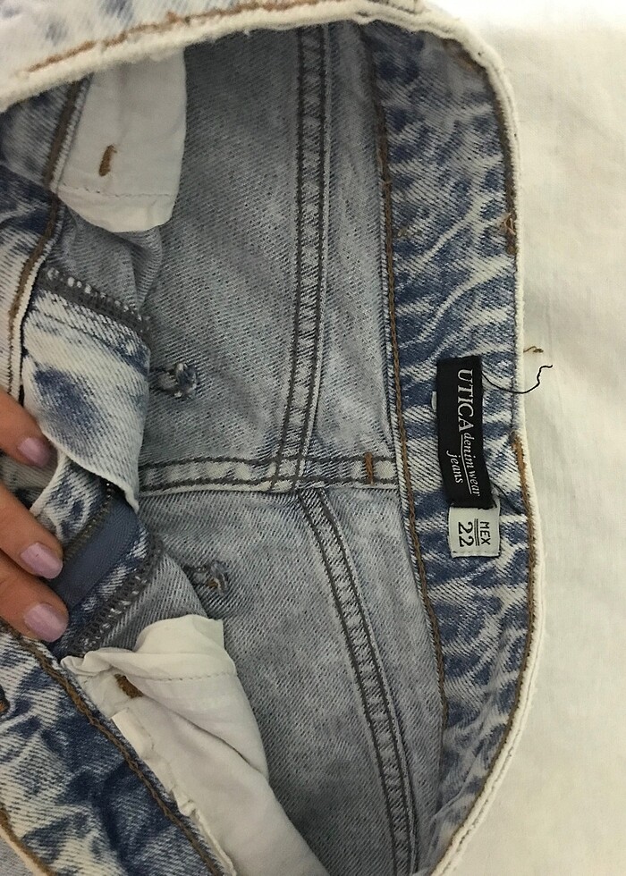 Yırtık Jean Pantolon - Görsel 3