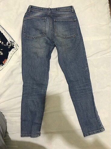 Yırtık Jean Pantolon - Görsel 3