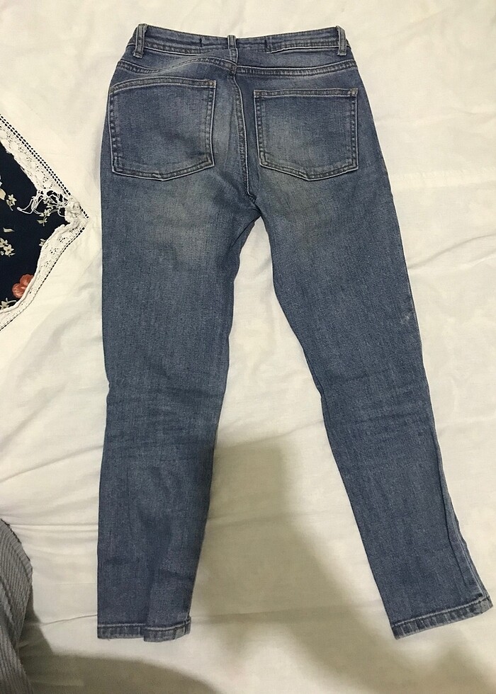 Yırtık Jean Pantolon - Görsel 3