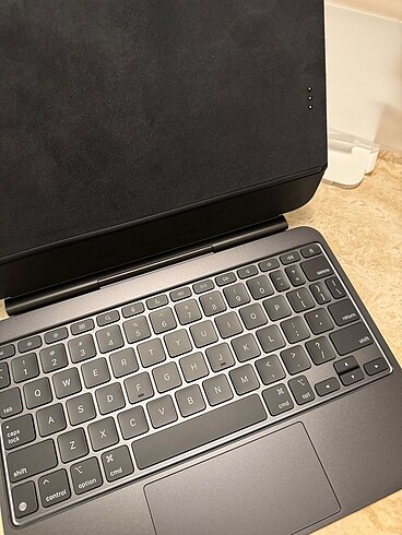 Beden Ipad pro m4 11? magic keyboard eng
