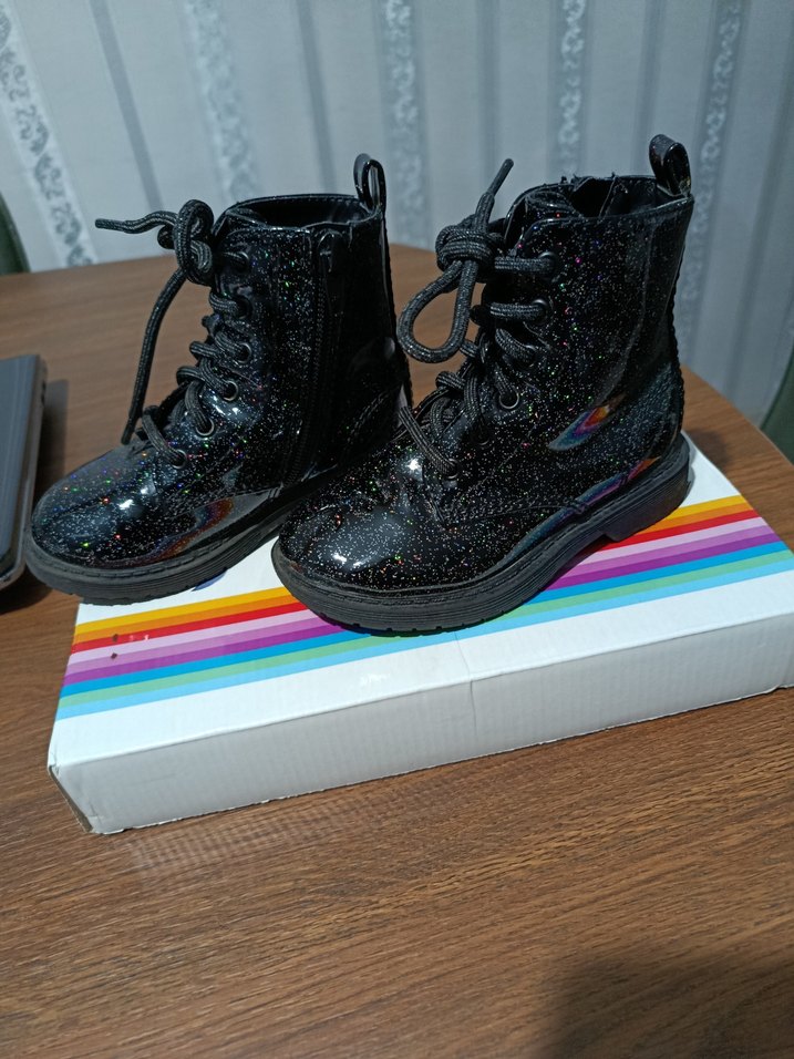 yurtdışı ürünü simli kız çocuk bot - Görsel 2