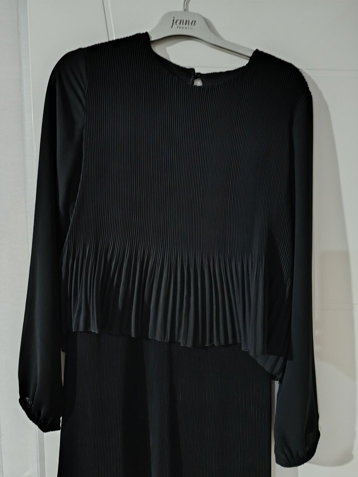 Siyah Piliseli Uzun Kollu şifon Elbise - Görsel 2