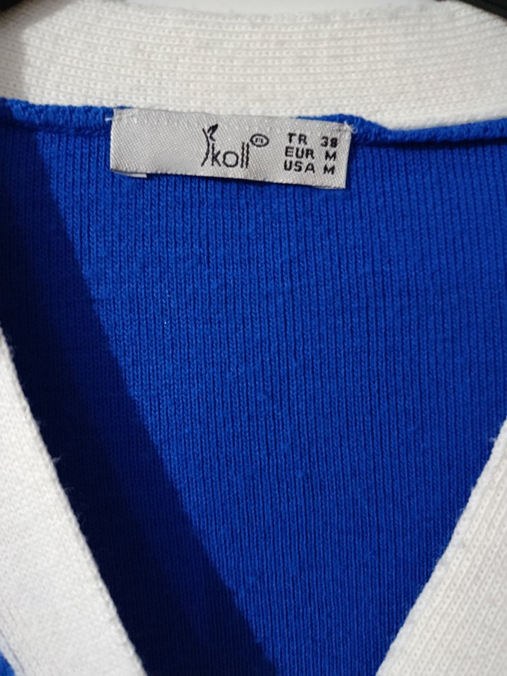 Mavi düğmeli Triko kadın hırka - Görsel 3