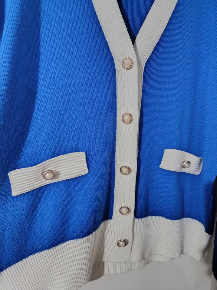 Mavi düğmeli Triko kadın hırka - Görsel 4