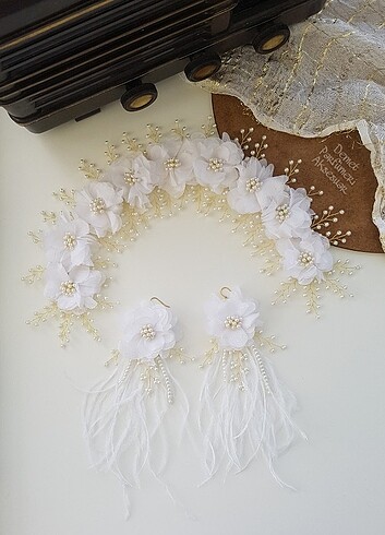 Gold Çiçekli Taç &Küpe Set