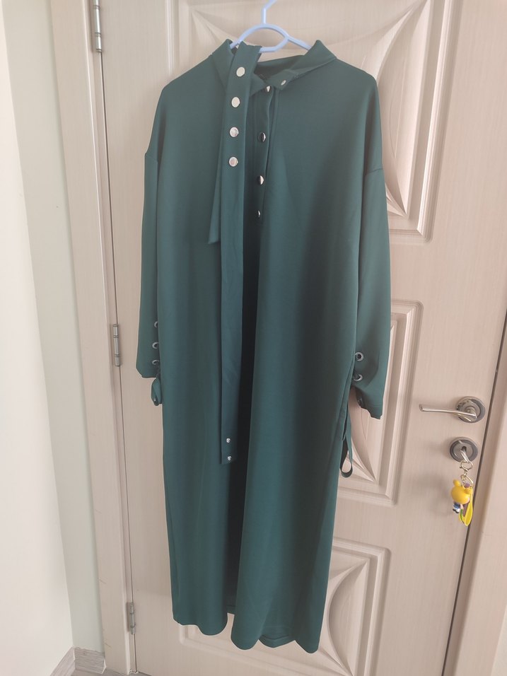 Düğmeli Yeşil Uzun Kadın Elbise - Görsel 3