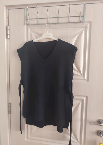 Siyah V Yaka Kadın Süveter - Görsel 2