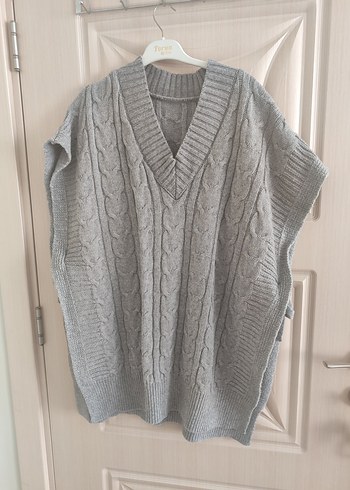 Gri V Yakalı Kadın Triko Süveter - Görsel 2