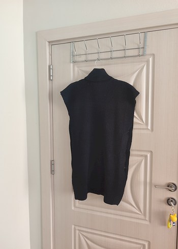 Düğmeli Siyah Boğazlı Kolsuz Triko Süveter - Görsel 3