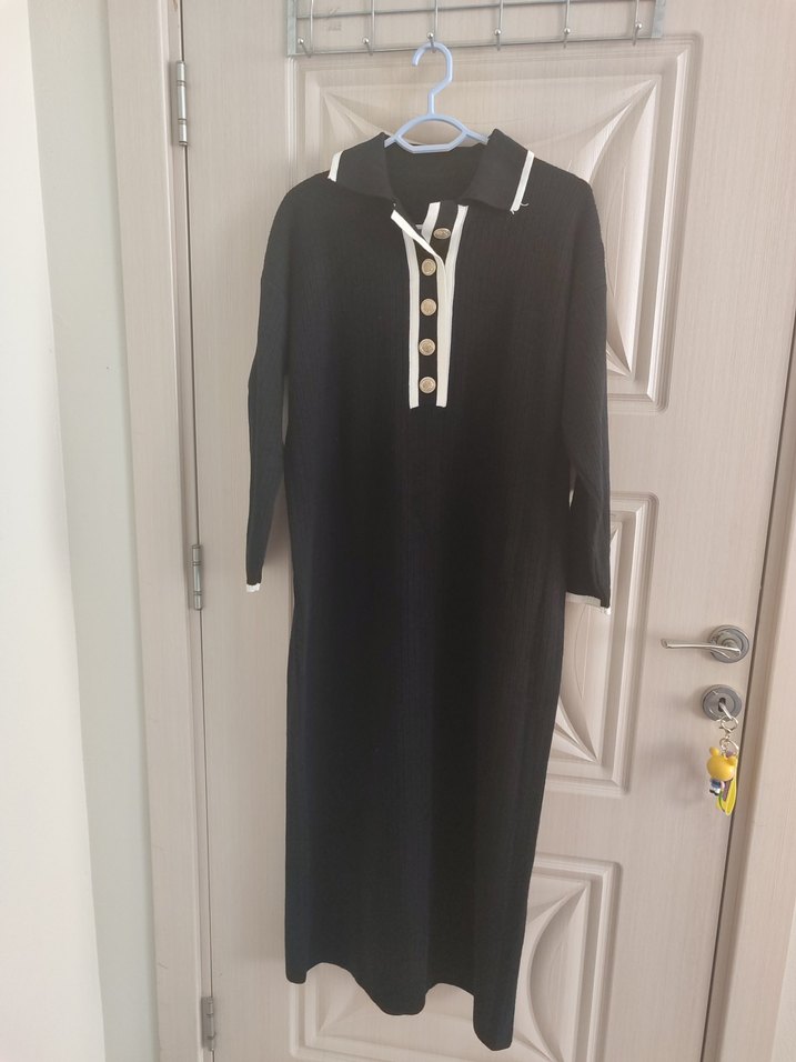 Siyah Uzun Kollu Düğmeli Kadın Elbise - Görsel 2