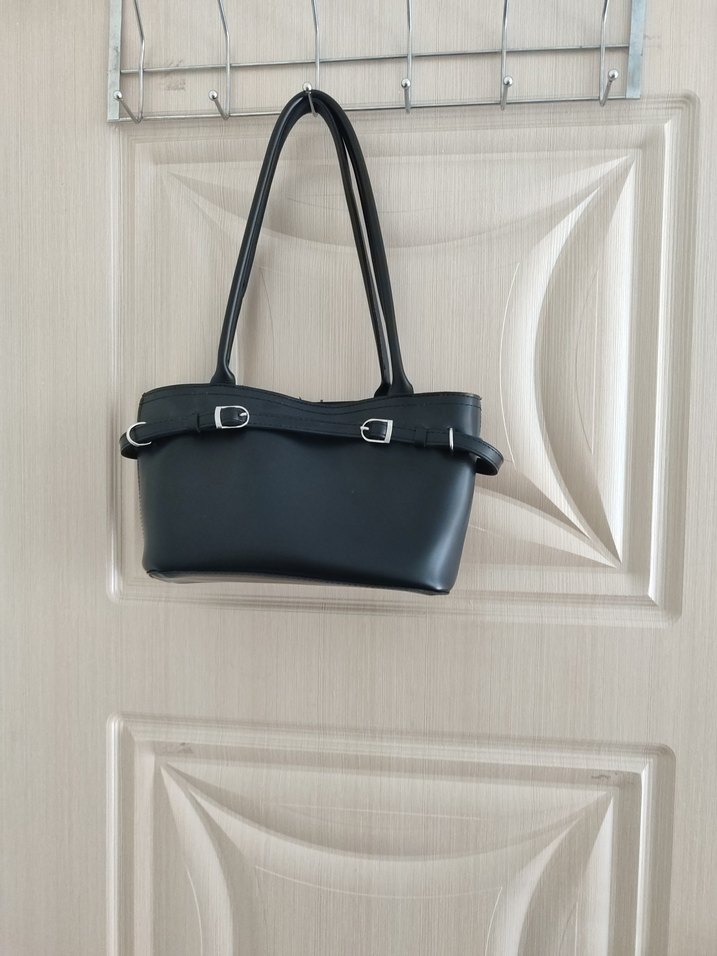 Tokalı Siyah Deri Kadın Çanta - Görsel 2