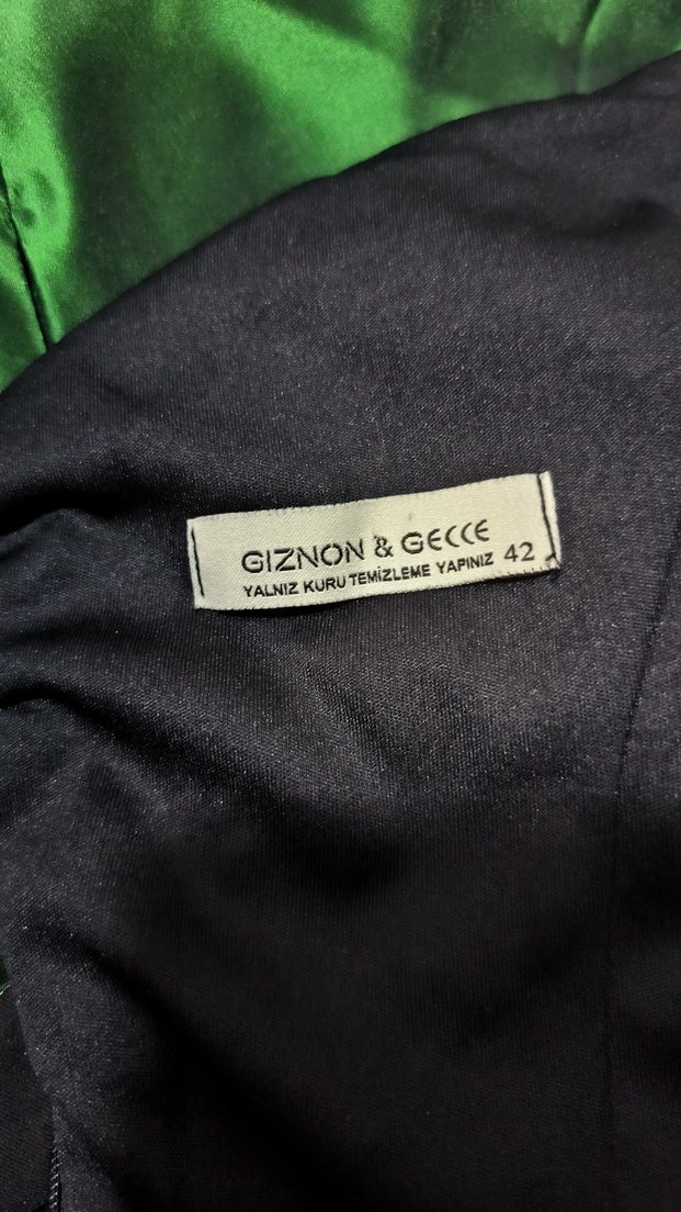 Parlak Yeşil Drapeli Uzun Abiye Elbise - Görsel 2