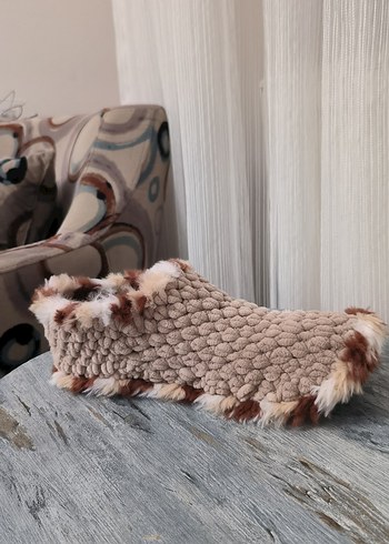 Kahverengi Kürklü Örgü Kadın Terlik - Görsel 2