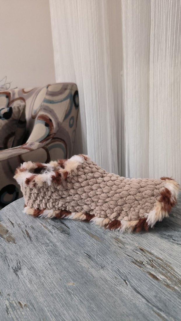 Kahverengi Kürklü Örgü Kadın Terlik - Görsel 2