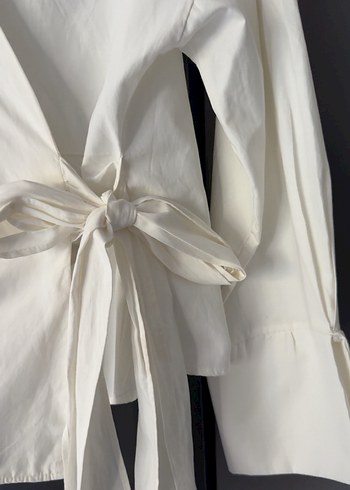 Beyaz Pamuklu Kuşaklı Uzun Kollu Kadın Gömlek - Görsel 4