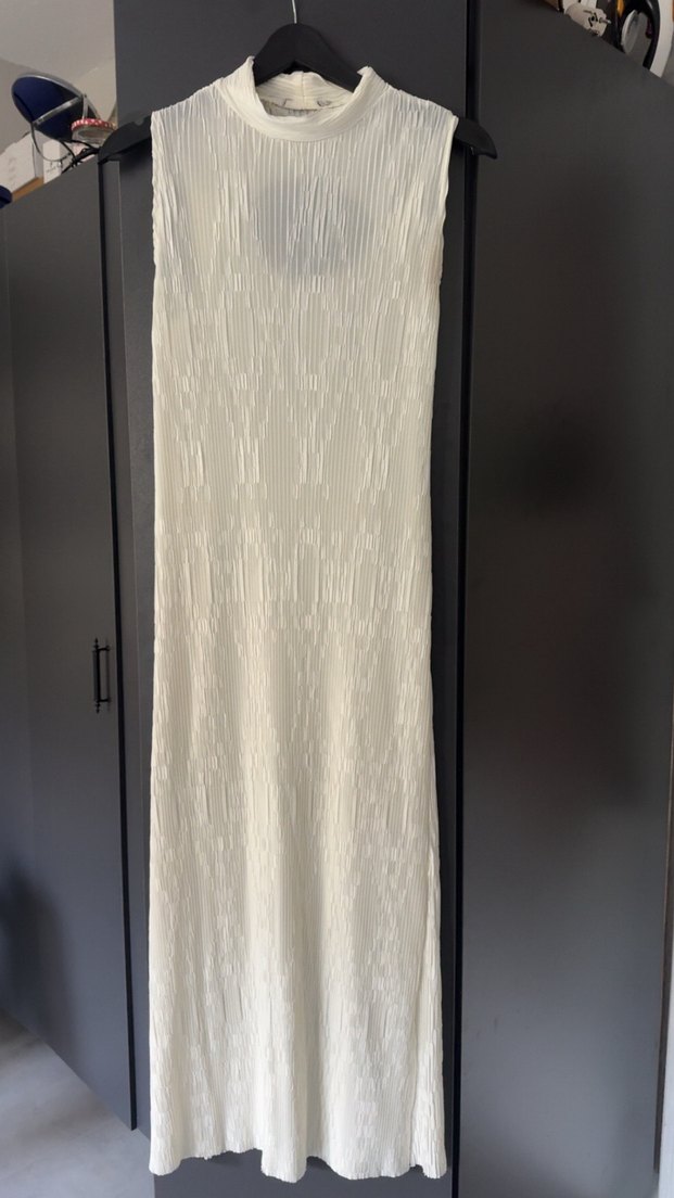 Zara Kadın Beyaz Piliseli Uzun Elbise - Görsel 2