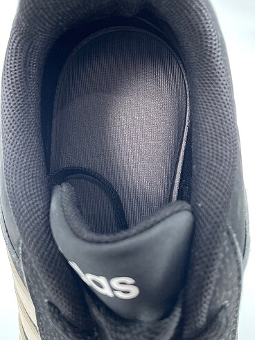 38 Beden siyah Renk Adidas Spor Ayakkabı %70 İndirimli.