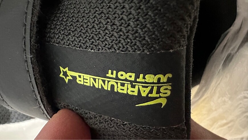 22 Beden siyah Renk Nike Starrunner çocuk spor ayakkabısı