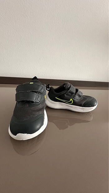 22 Beden Nike Starrunner çocuk spor ayakkabısı