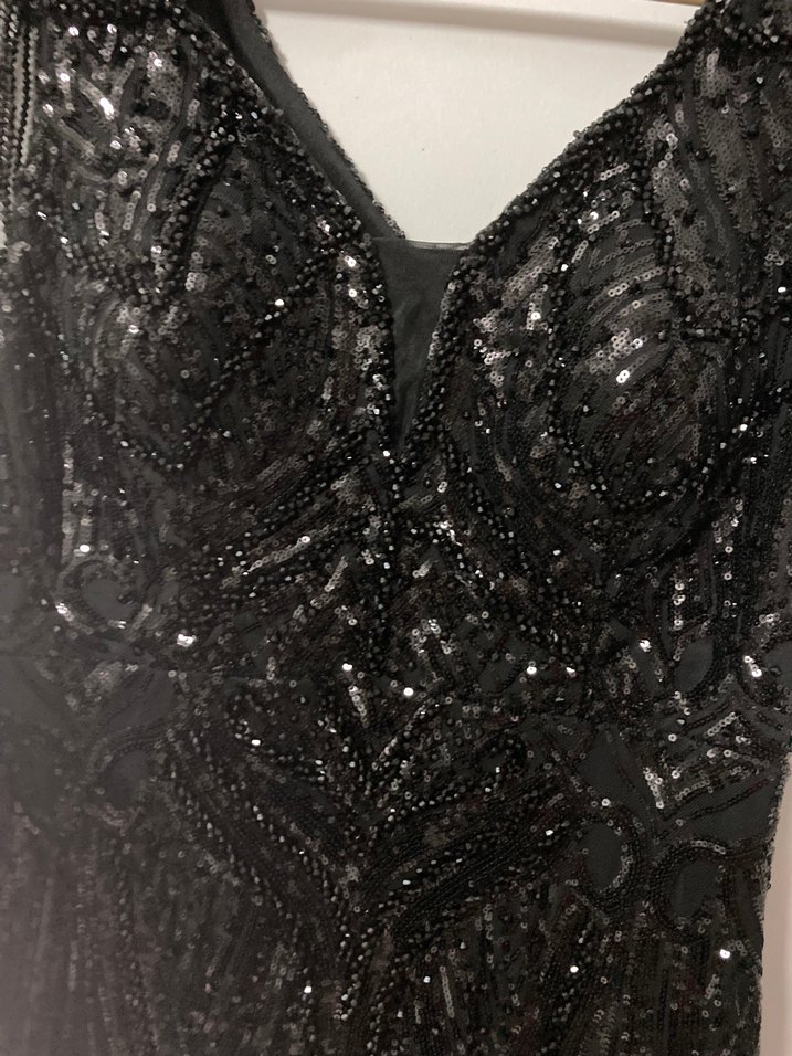 Siyah Uzun Drapeli V Yaka Gotik Elbise - Görsel 3