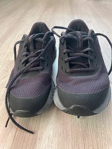 37,5 Beden Nike spor ayakkabı