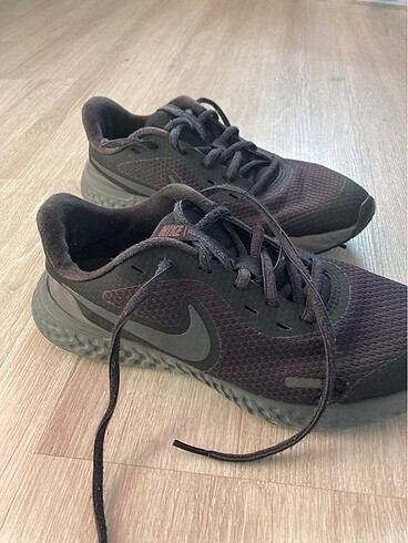 Nike spor ayakkabı