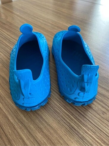 26 Beden mavi Renk Decathlon havuz ayakkabısı