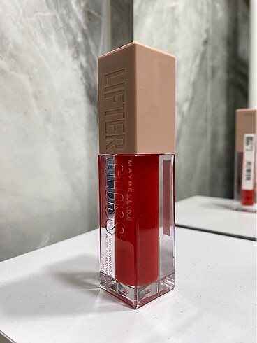 Maybelline New York Lifter Gloss Nemlendirici Dudak Parlatıcısı 