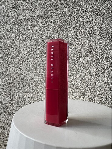 FENTY BEAUTY Gloss Bomb Stix - Nemlendirici Ruj