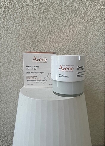 Avene Hyaluronik Asit ve Niasinamid İçerikli Yoğun Gece Kremi