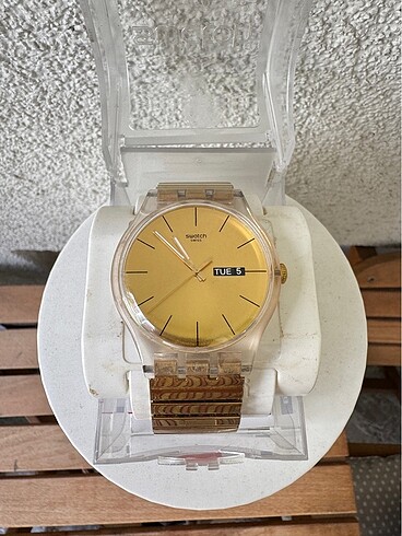 Swatch Swatch Gold New Gent Dazzing Light Unisex saat SUOK702A