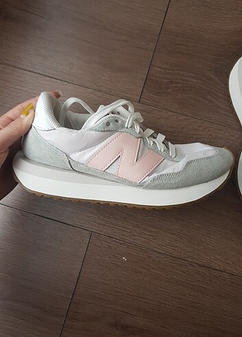 New Balance The Intelligent Choice 237 