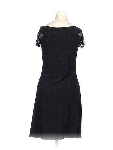 m Beden PreLoved Kısa Elbise %70 İndirimli.