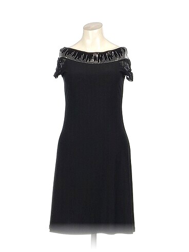 PreLoved Kısa Elbise %70 İndirimli.