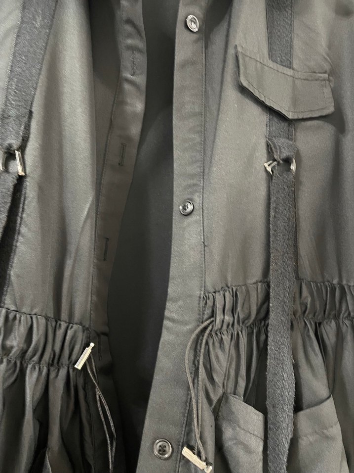 Gri Uzun Kadın Yağmurluk Pliseli Detaylı - Görsel 4