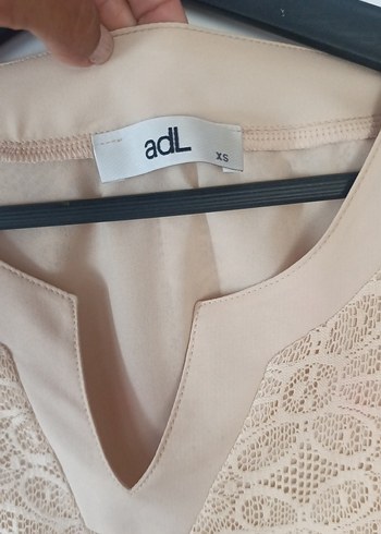 Dantel Detaylı Bej Elbise - Görsel 2