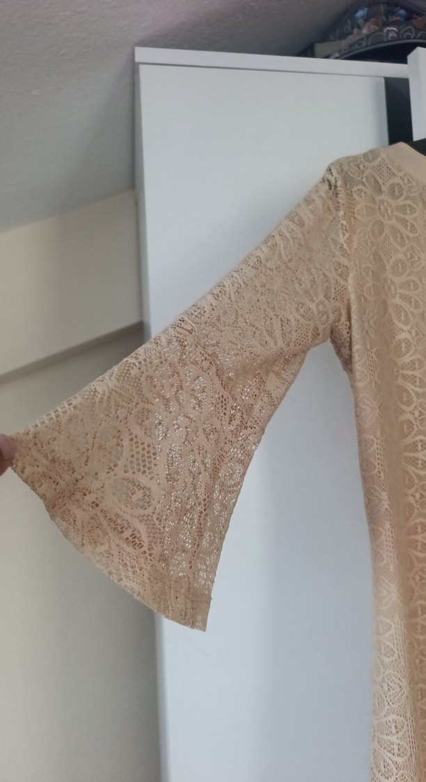 Dantel Detaylı Bej Elbise - Görsel 4