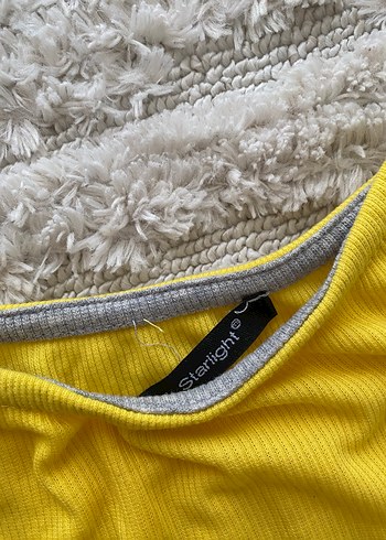 Sarı Kayık Yaka Tişört - Görsel 2