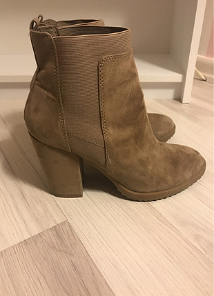 Bershka botie