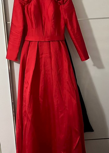 Uzun Kollu Kırmızı Tesettür Abiye Elbise - Görsel 3