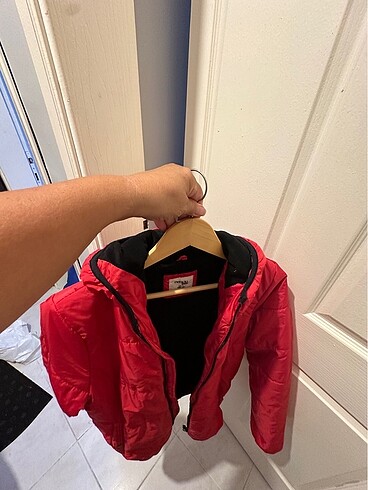 Kırmızı mont - Görsel 8