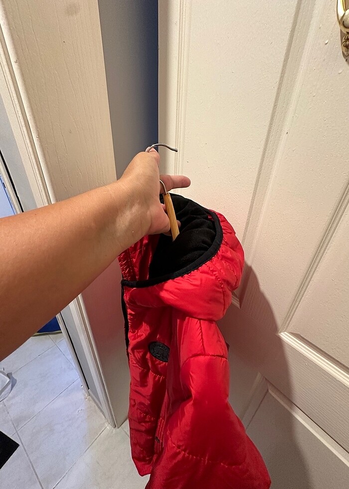 Kırmızı mont - Görsel 4