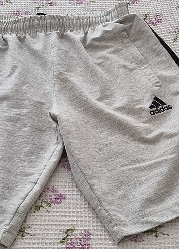 Orjinal Adidas Şort. 