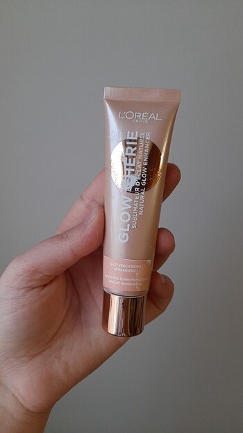Loreal Paris Glow Cherie 