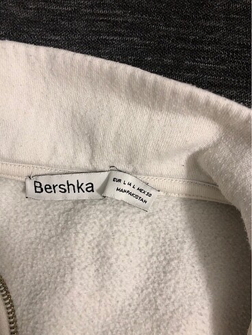 xl Beden Bershka swit